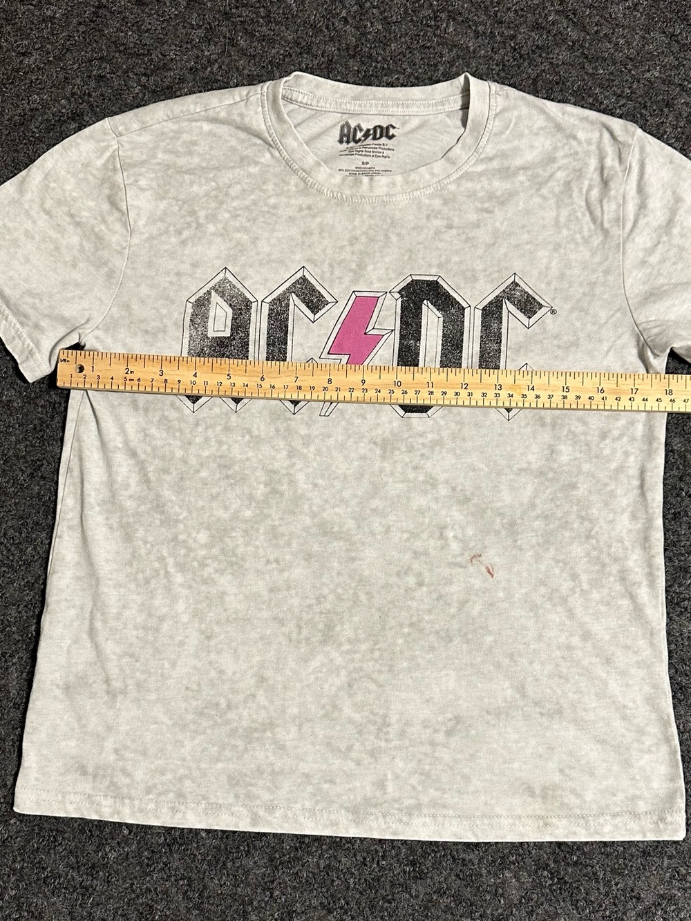 AC/DC Back in Black European Tour 1980 Graphic T-Shirt Size Small